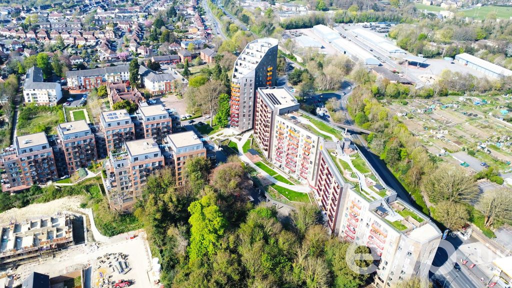 Property photo 1 of 20