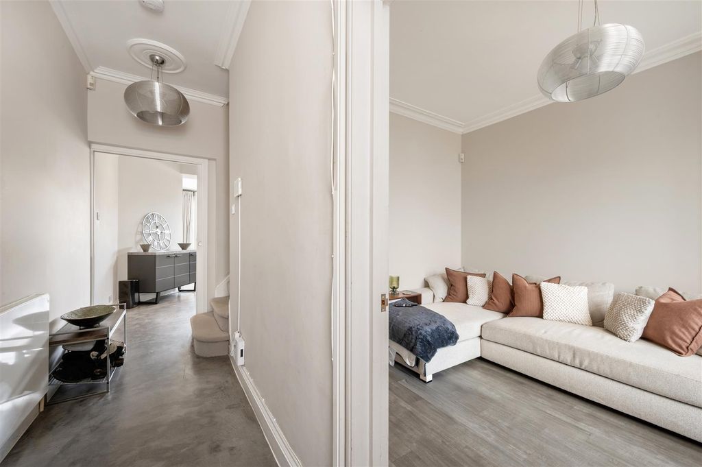 Property photo 3 of 20 40 Lambton Road-9.Jpg