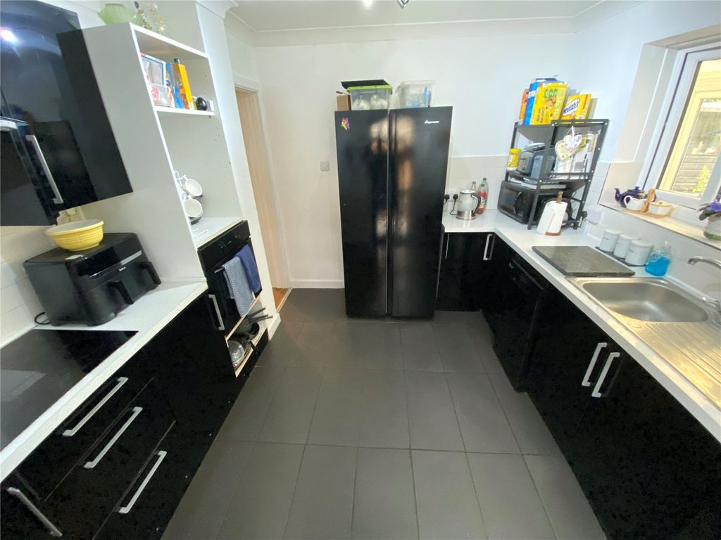 Property photo 3 of 31 Picture No. 20