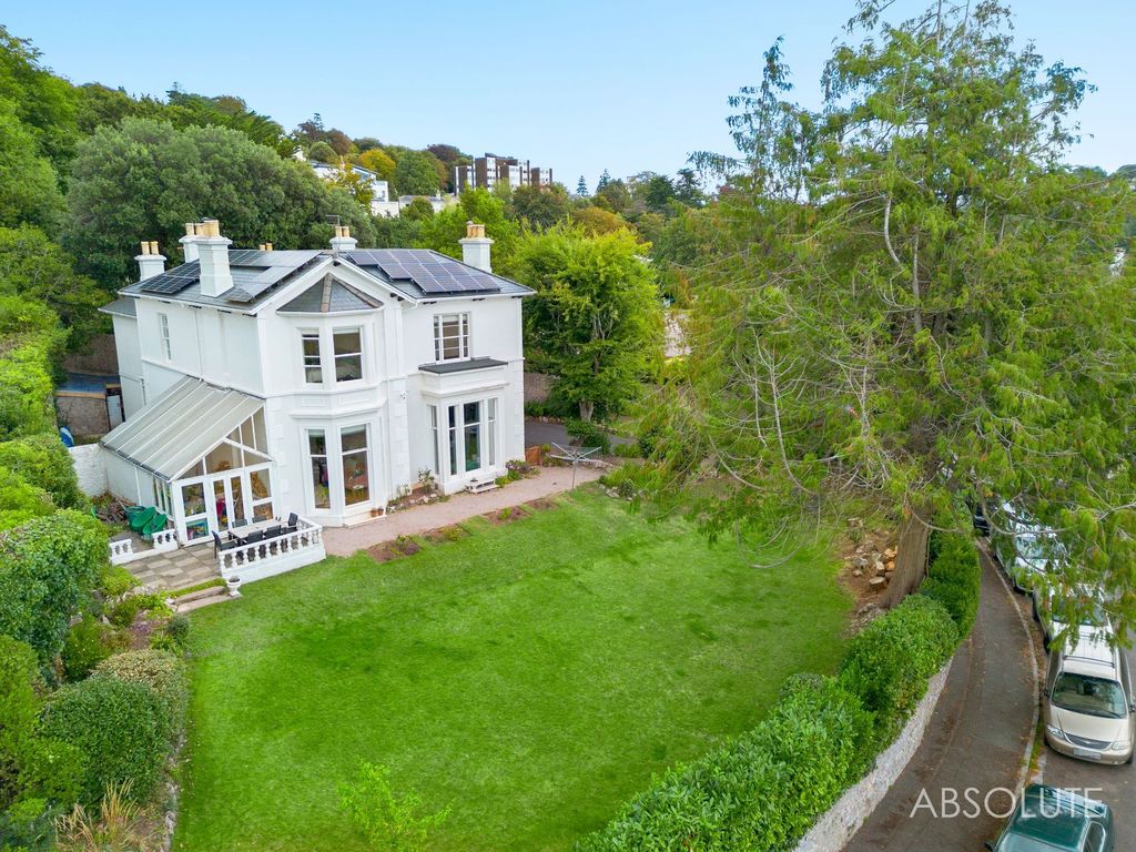 Property photo 1 of 36