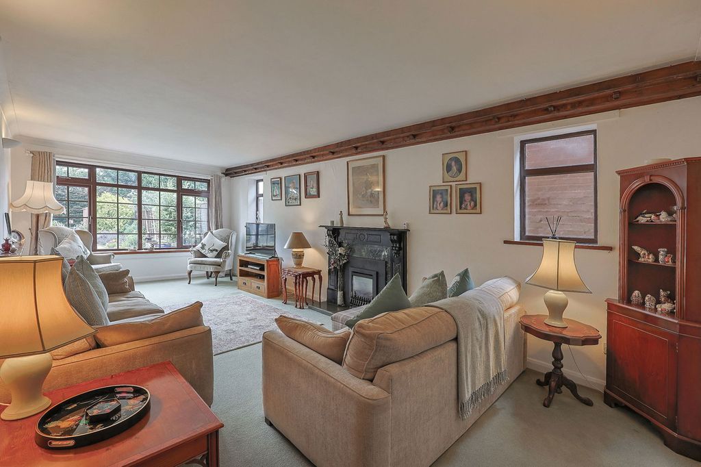 Property photo 2 of 44