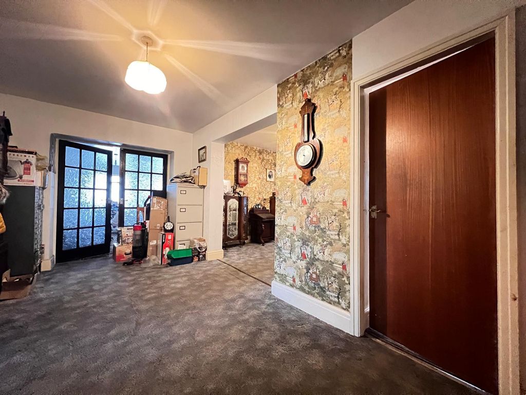 Property photo 3 of 39