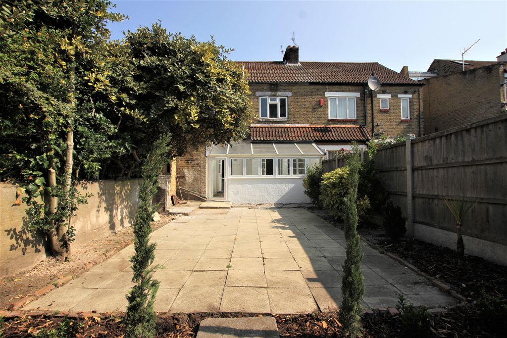 Property photo 2 of 15 Garden 2.Jpg