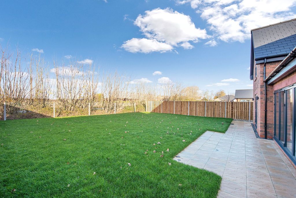 Property photo 2 of 38
