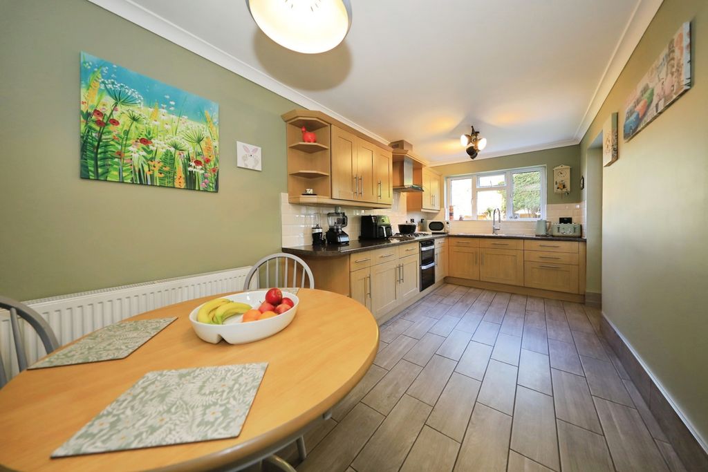 Property photo 3 of 12 Breakfast Kitchen