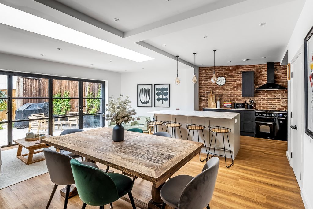 Property photo 2 of 30 2