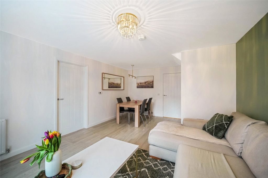 Property photo 3 of 19 Picture No. 04