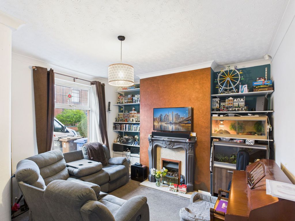 Property photo 3 of 28