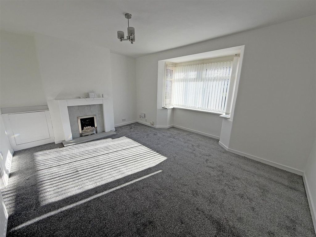 Property photo 2 of 9 Burt Avenue Lounge.Jpg