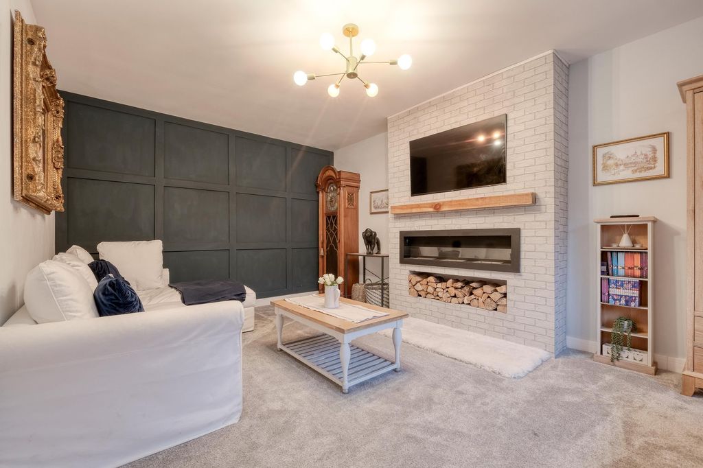 Property photo 2 of 24