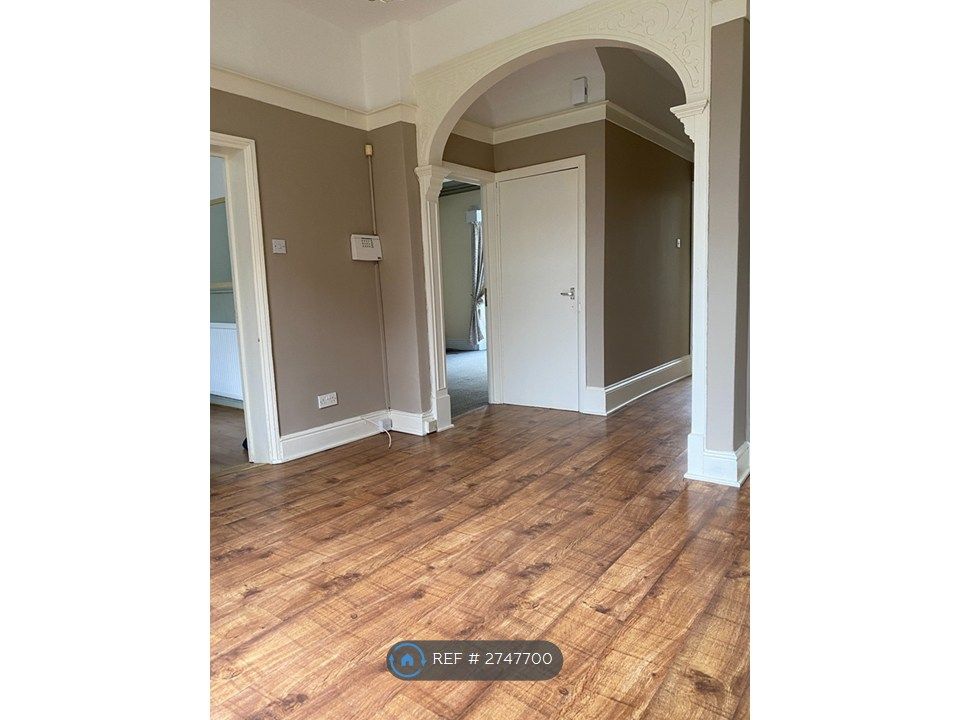 Property photo 3 of 8 Hallway