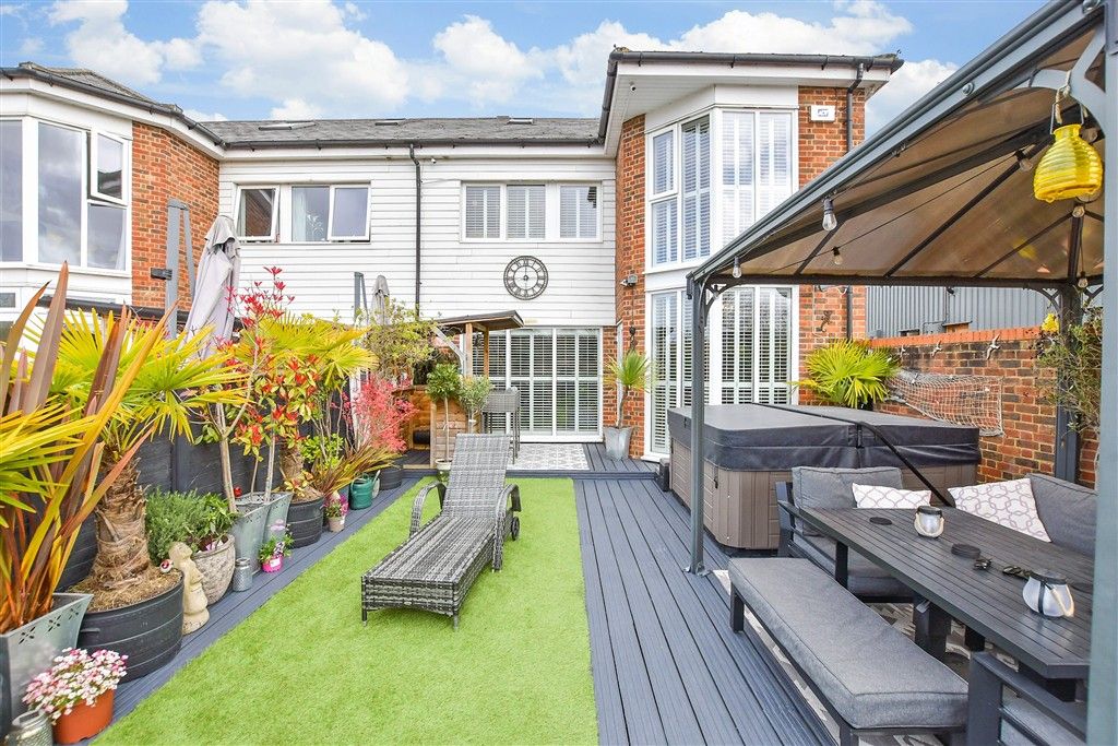 Property photo 1 of 10 Rear Elevation