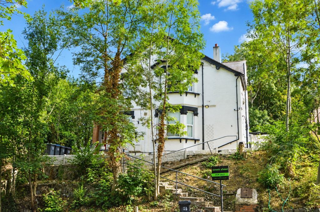 Property photo 1 of 7 Picture No. 10