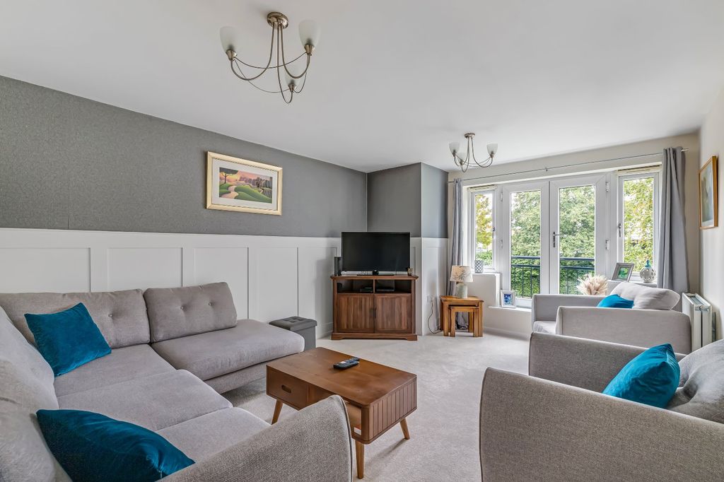 Property photo 3 of 12 Picture 3