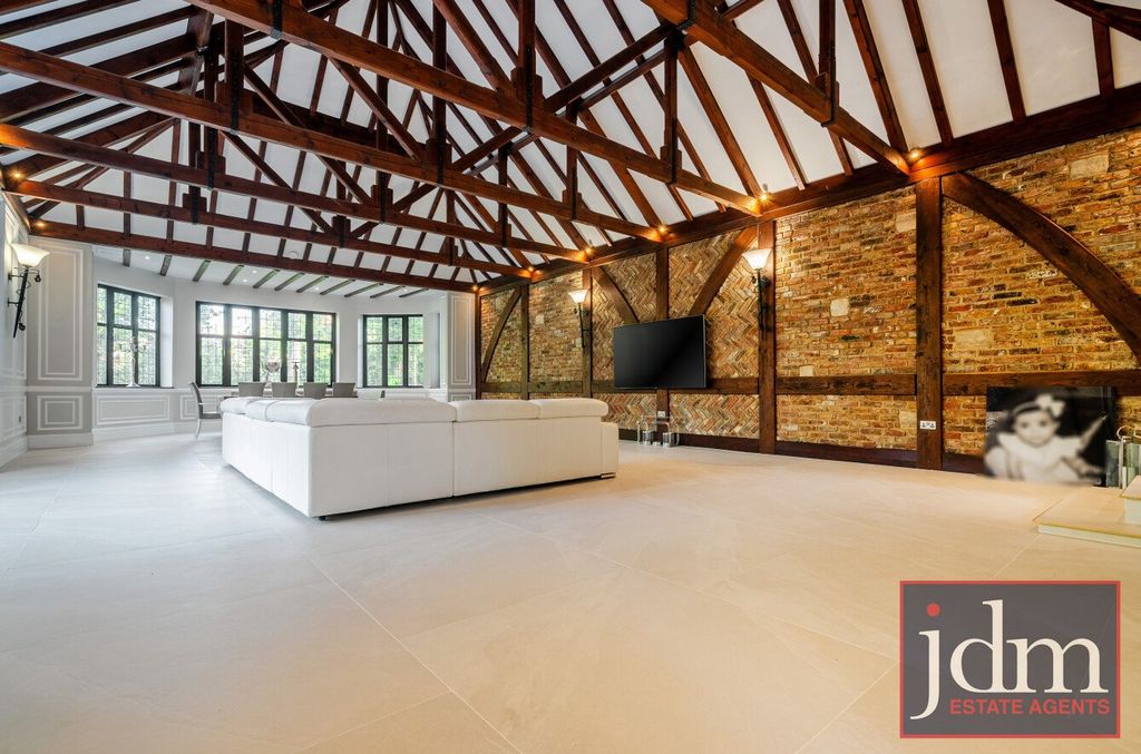 Property photo 2 of 28 Picture No. 43