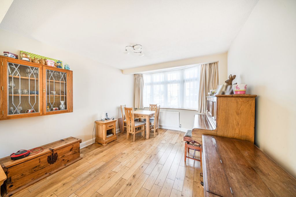Property photo 2 of 20 1511658-10-6A8d98...