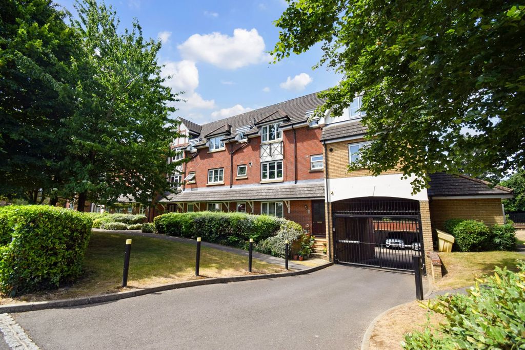 Property photo 1 of 13 External