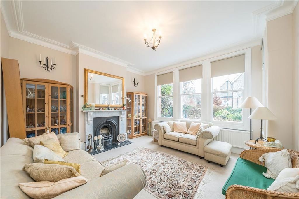 Property photo 2 of 8