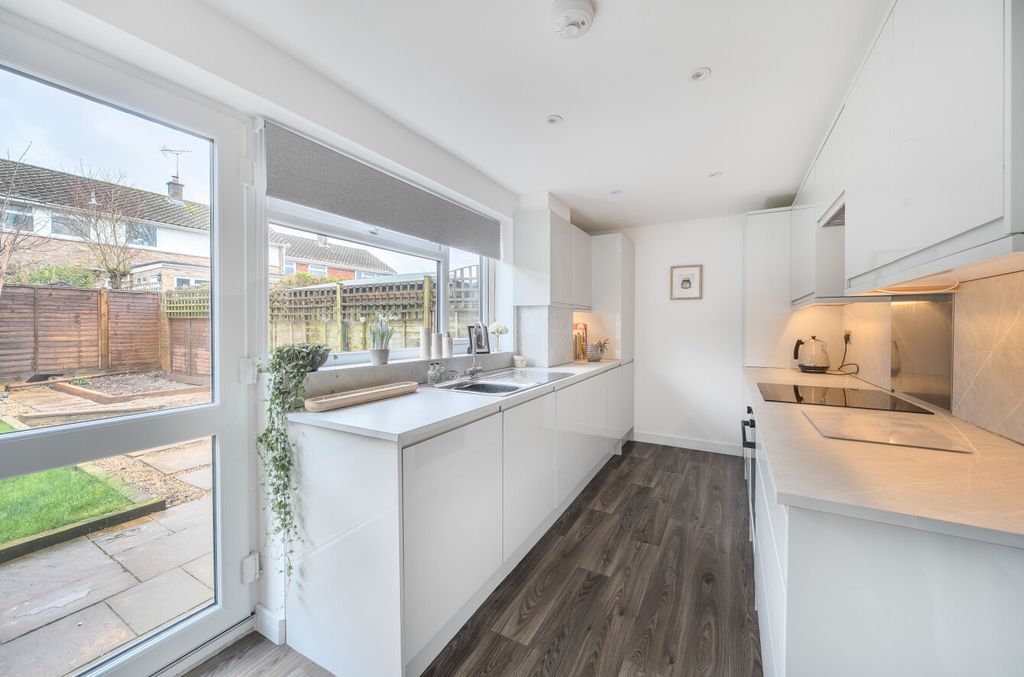 Property photo 3 of 14 1401393-7-6985De2...