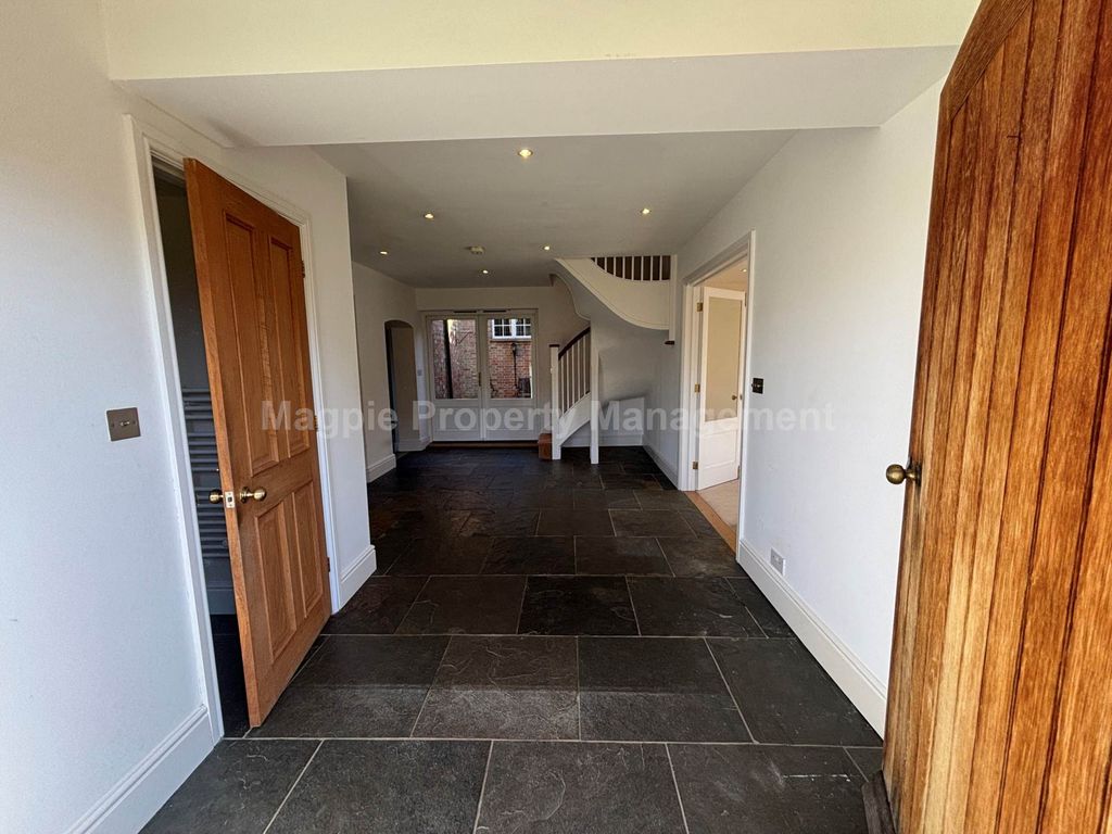 Property photo 2 of 37