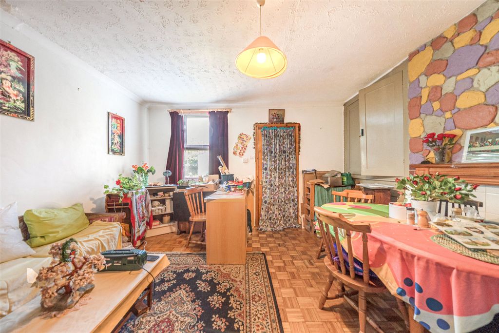 Property photo 2 of 19 Picture No. 29