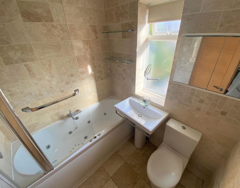 Property photo 3 of 15 Bathroom. New.Jpg