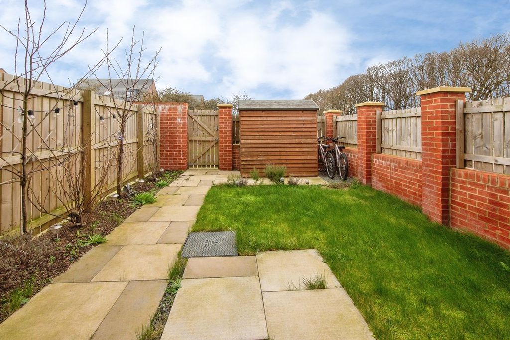 Property photo 2 of 20