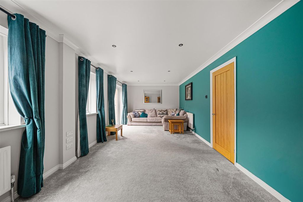 Property photo 2 of 20 Meadowdown-14.Jpg