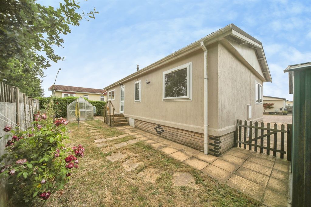Property photo 2 of 10