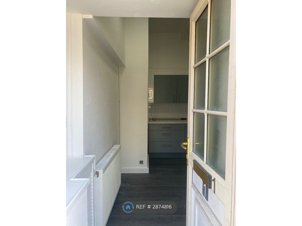 Property photo 3 of 23 Entrance