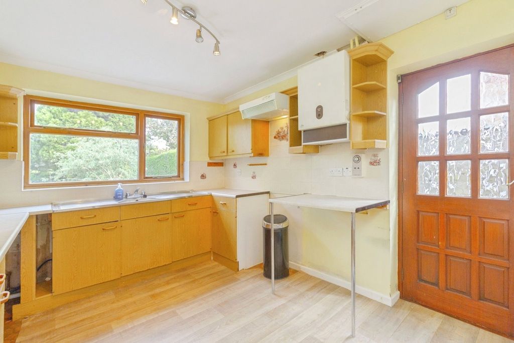 Property photo 3 of 24 Kitchen Diner