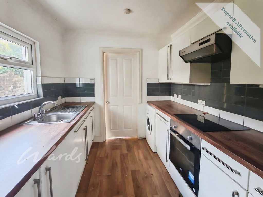 Property photo 2 of 8 Kitchen