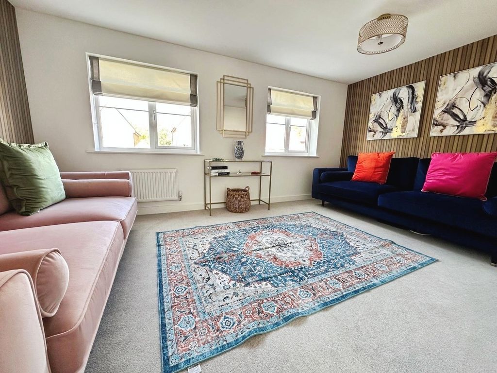 Property photo 3 of 20 Pbox-Img.Jpg