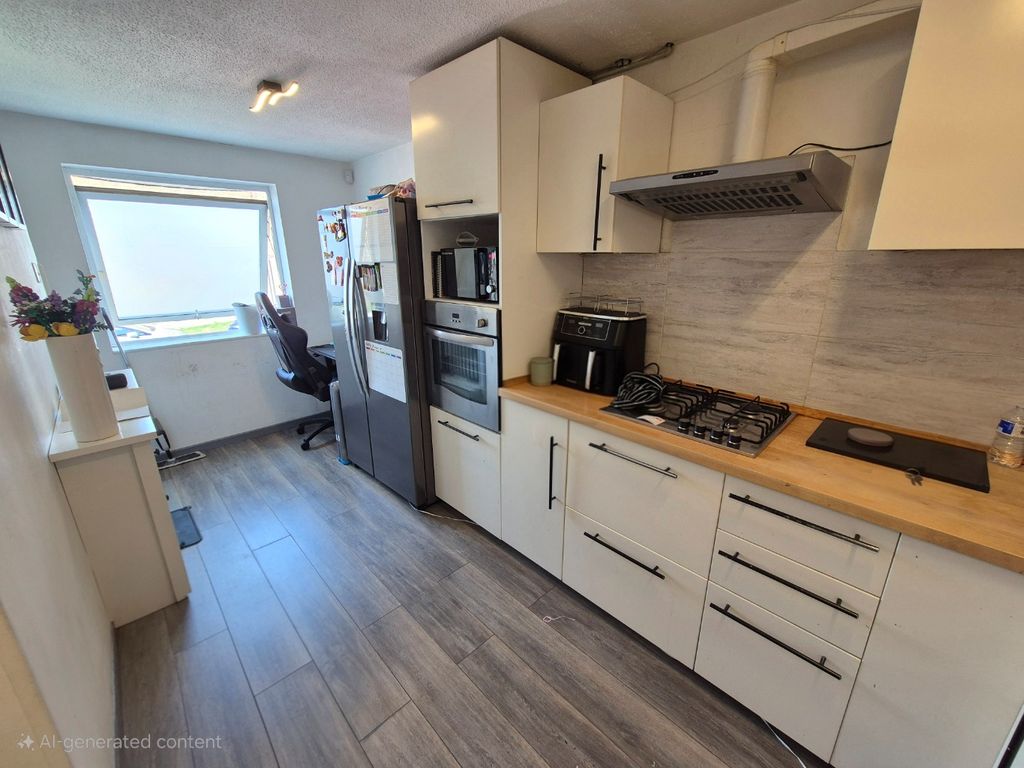 Property photo 3 of 7 4416964