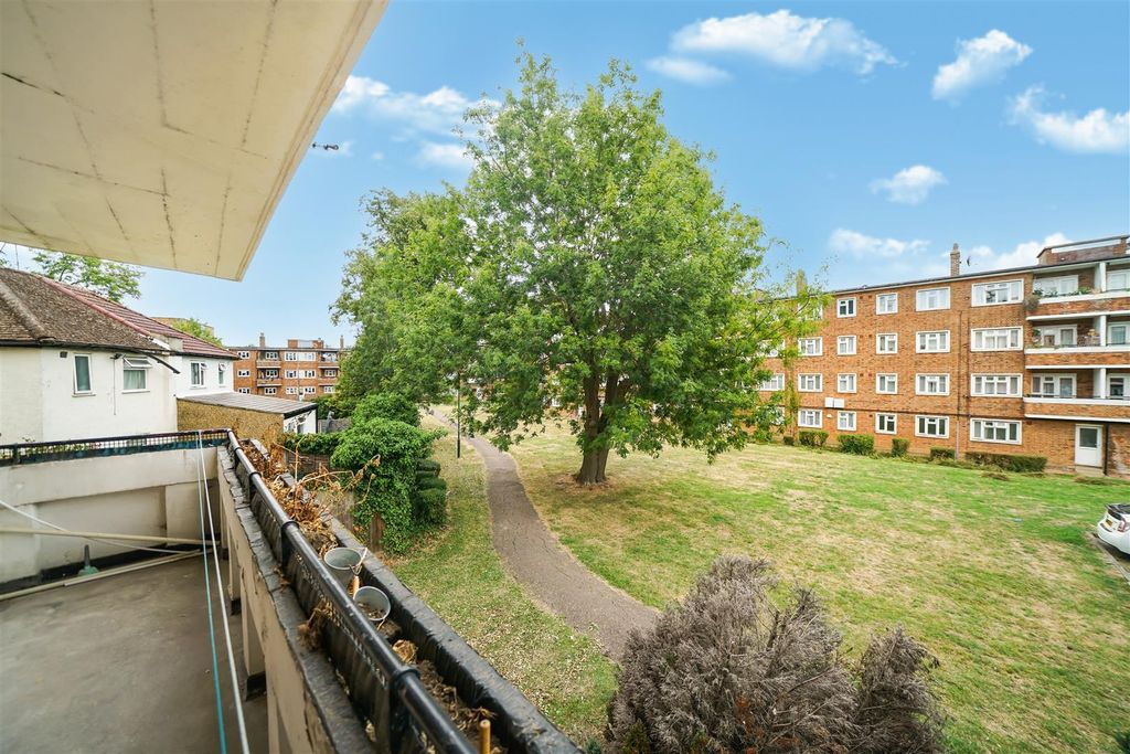 Property photo 1 of 8 97 Gauntlett Court - Hsayzz1Kzjf4Oon73Gp4.Jpg