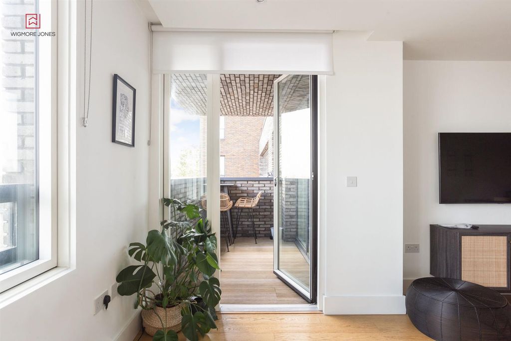 Property photo 3 of 18