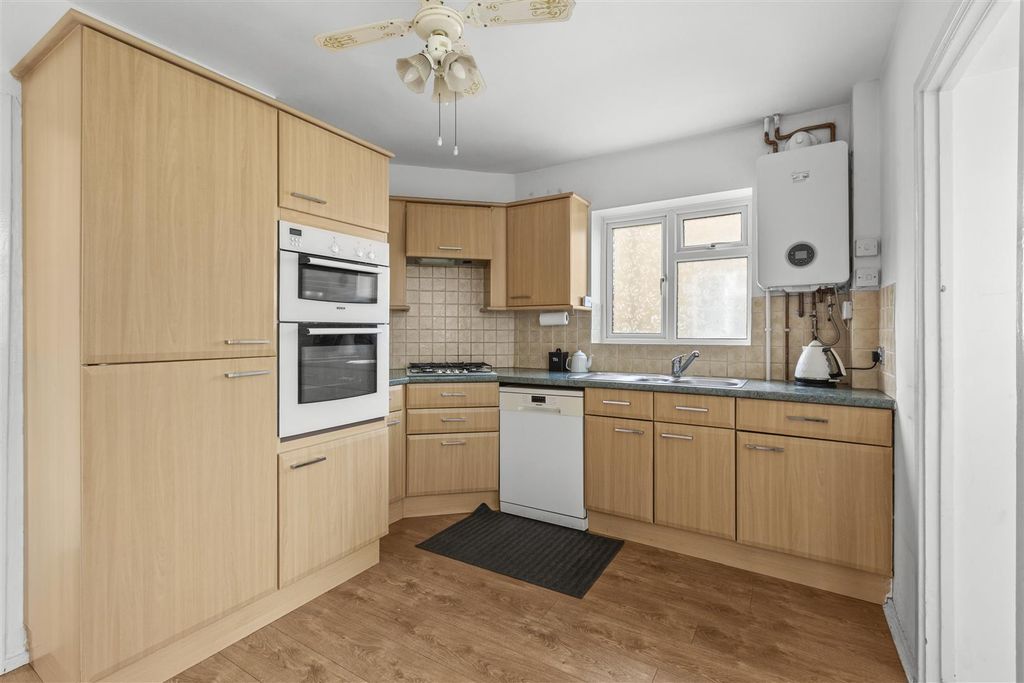 Property photo 2 of 15 Norwood Road-9.Jpg