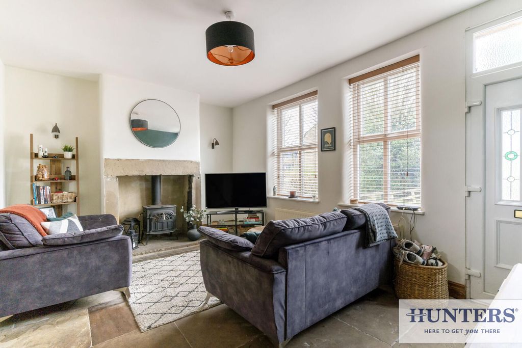 Property photo 2 of 20 Living Room