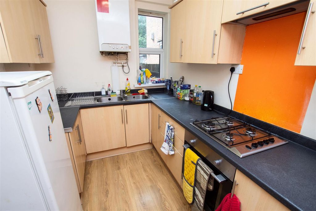 Property photo 1 of 10 Approach