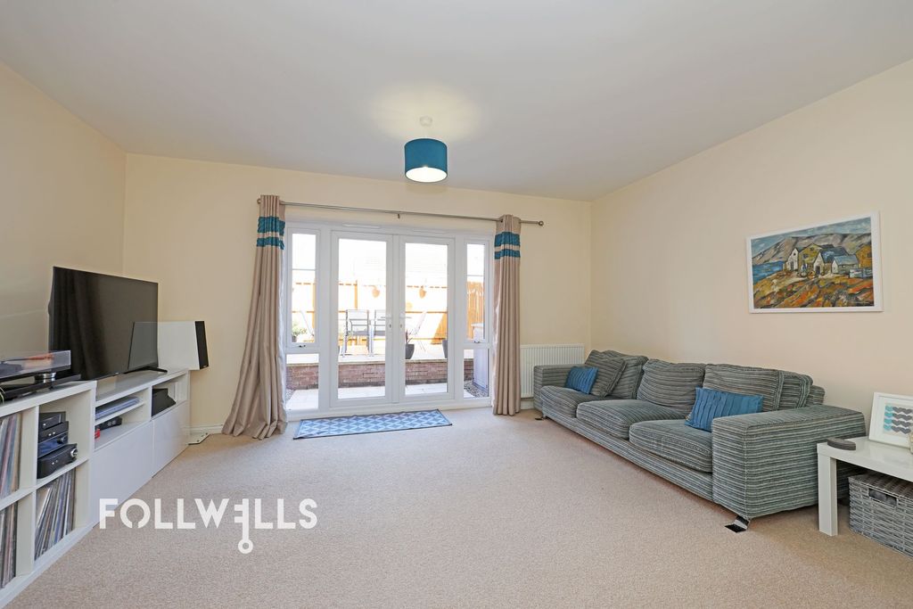 Property photo 3 of 18