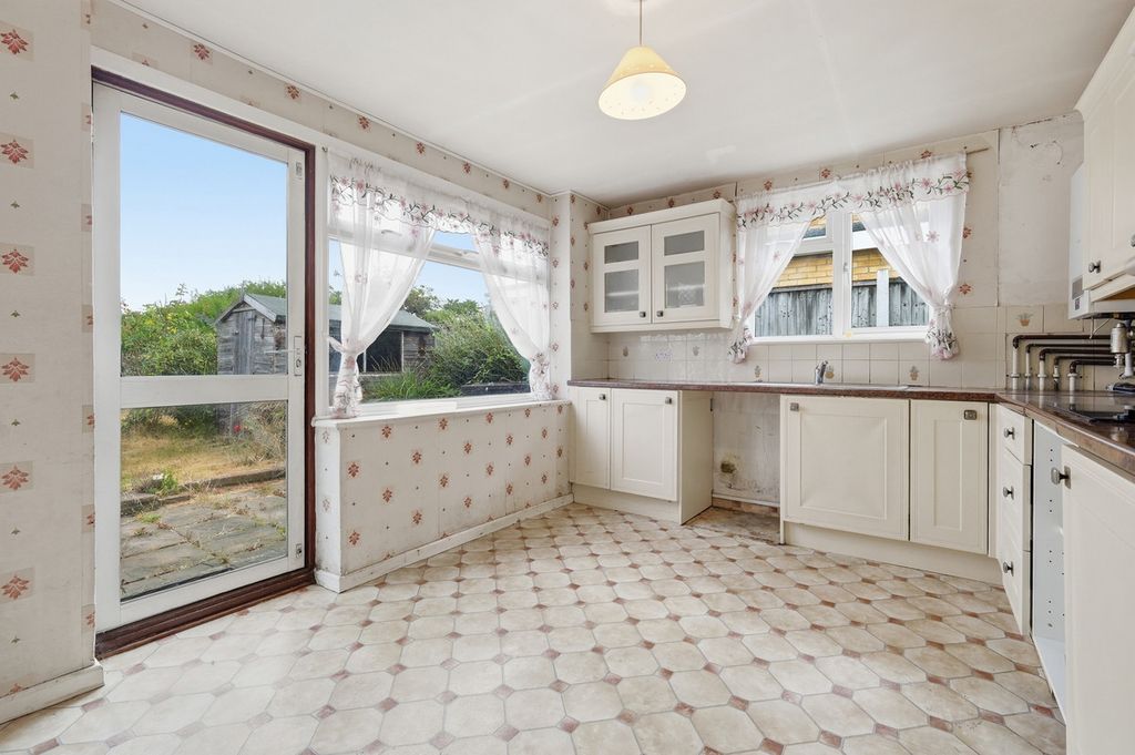 Property photo 3 of 26