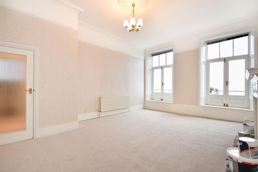 Property photo 1 of 16 Living Room