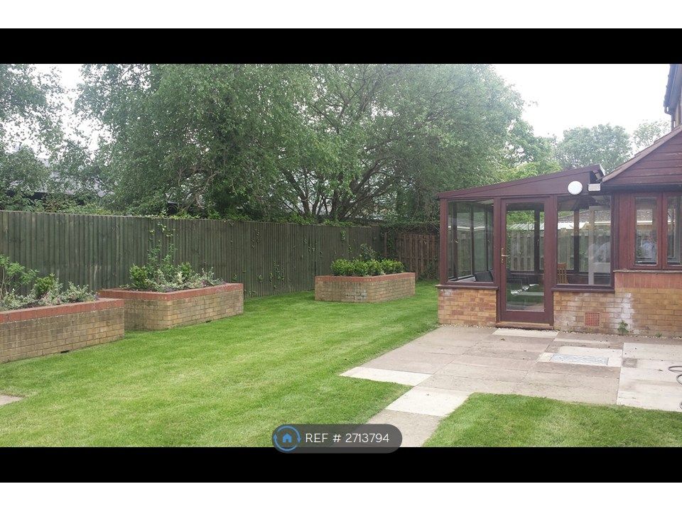 Property photo 2 of 10 Communal Garden