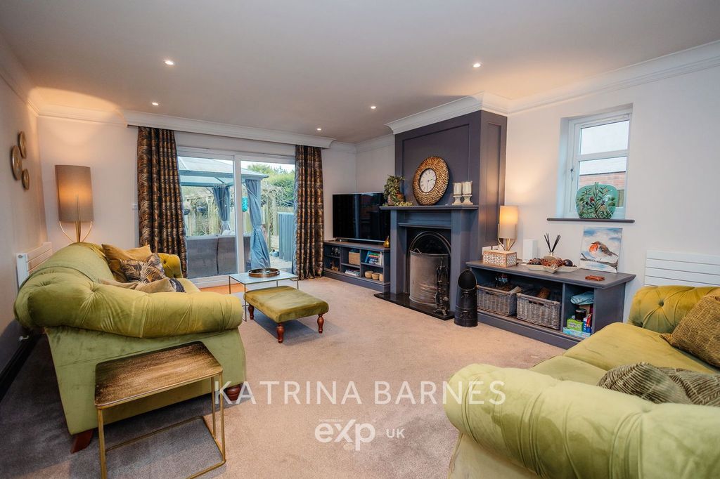 Property photo 2 of 44