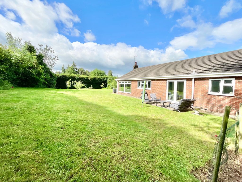 Property photo 2 of 33