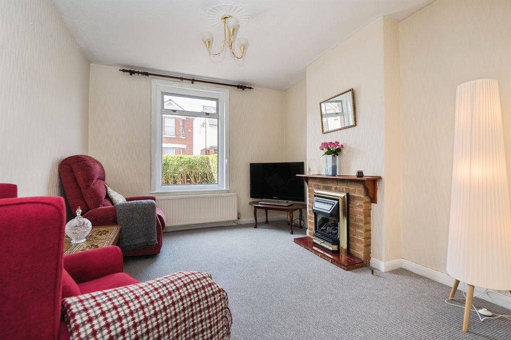 Property photo 2 of 14