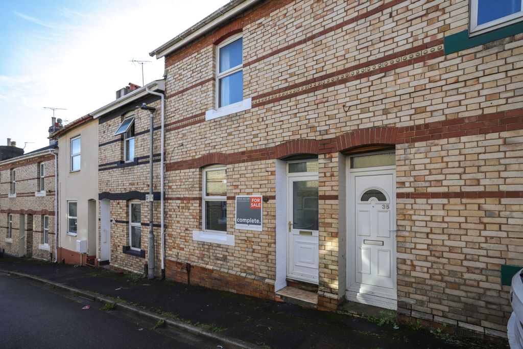 Property photo 1 of 8