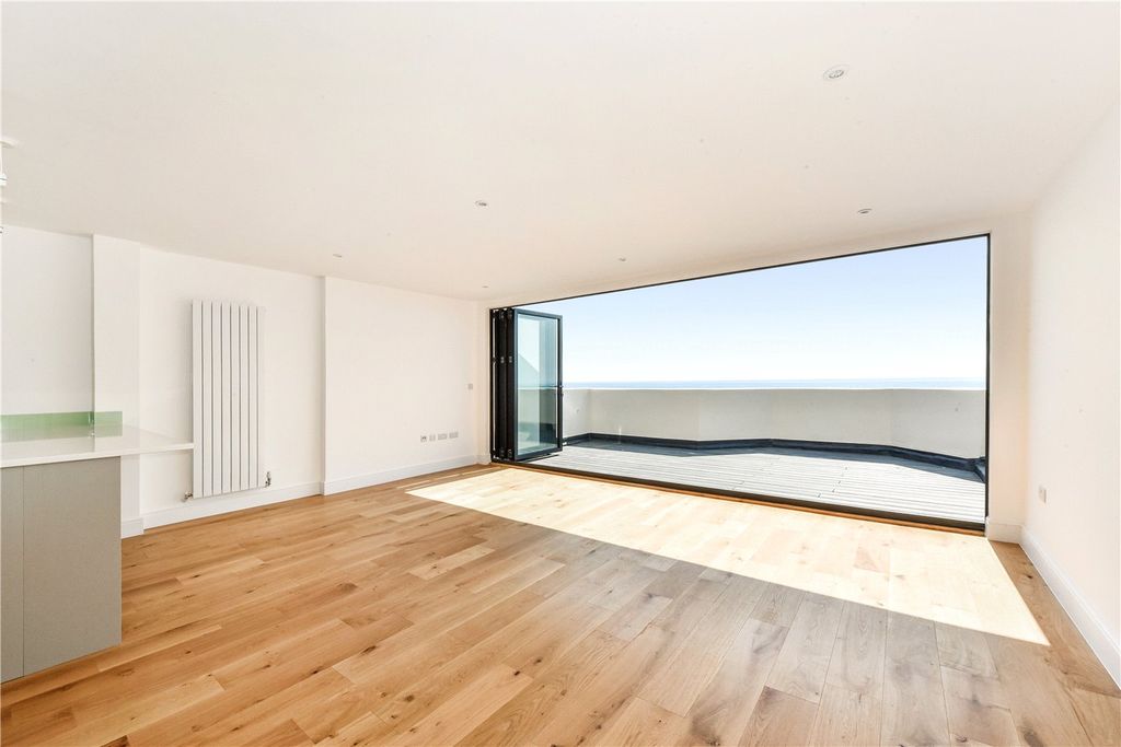 Property photo 2 of 12 Picture No. 06