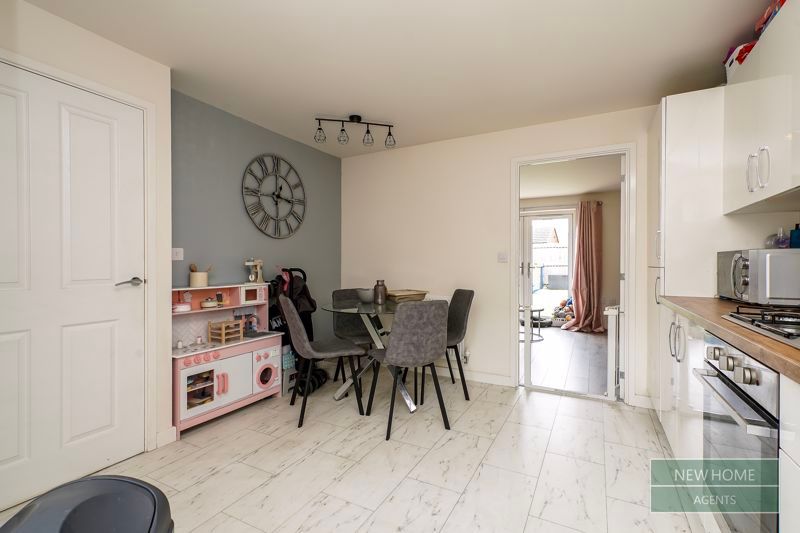 Property photo 3 of 15 Photo 11