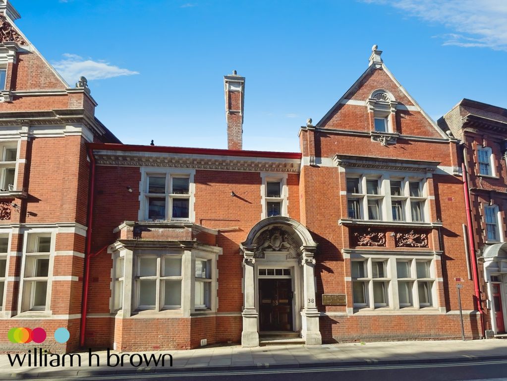 Property photo 1 of 10 Front